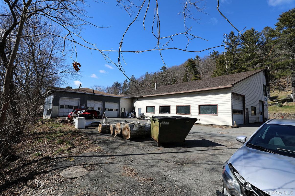 Detached Garage, Exterior