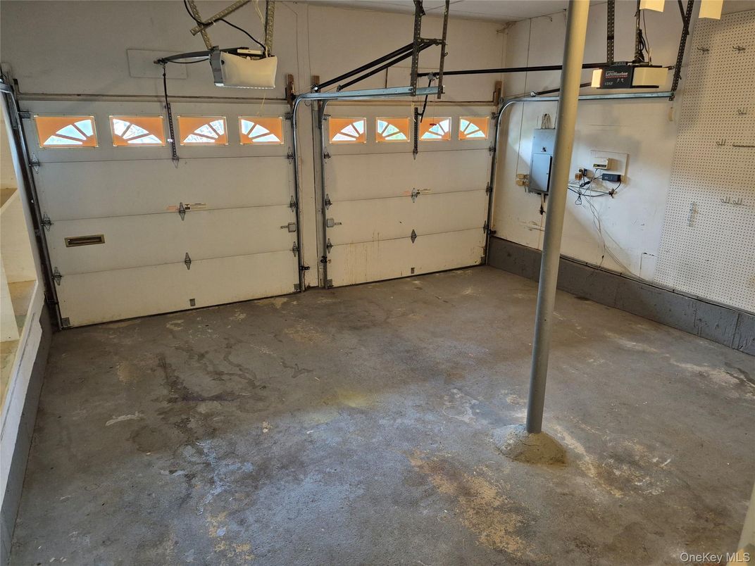Garage, Interior