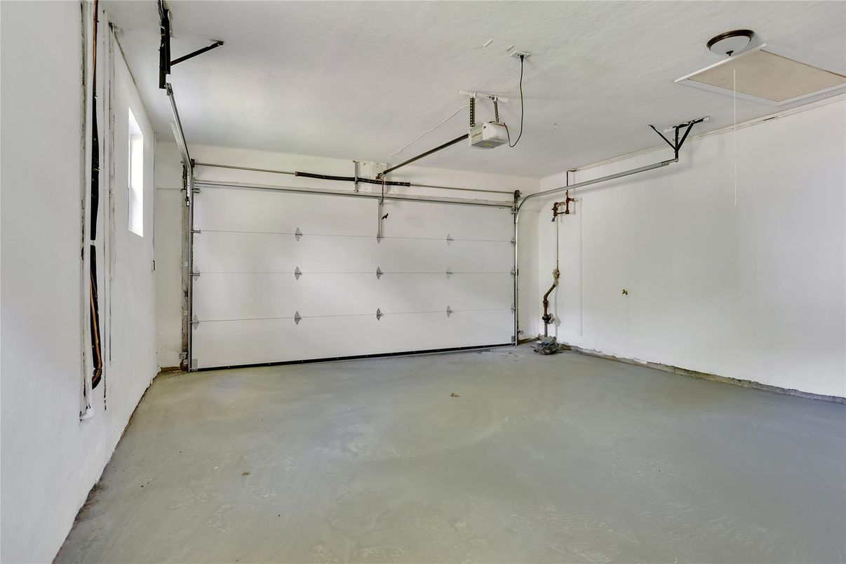 Garage, Interior