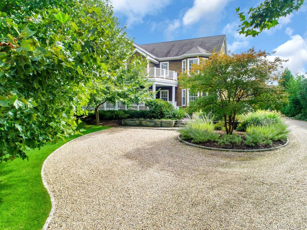 Backyard, Exterior, Facade, Queen Anne Victorian