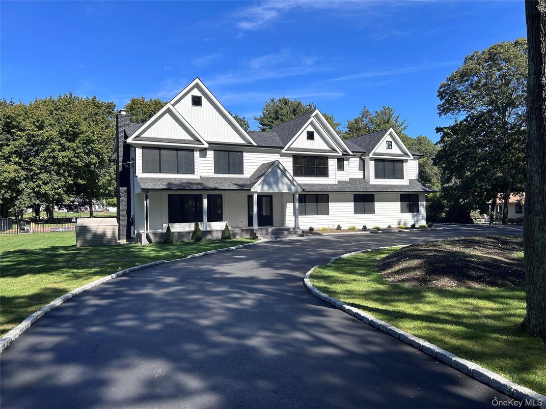 Exterior, Facade, Farmhouse
