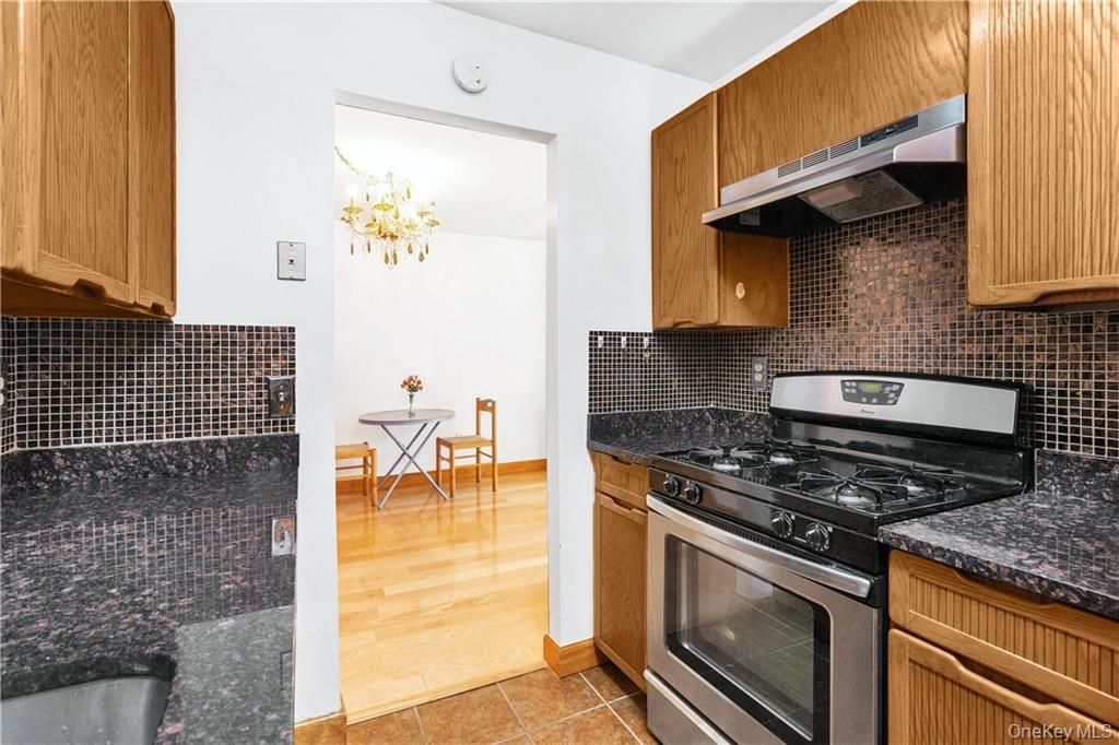 Chandelier, Dining room, Interior, Kitchen, Wood Texture Flooring
