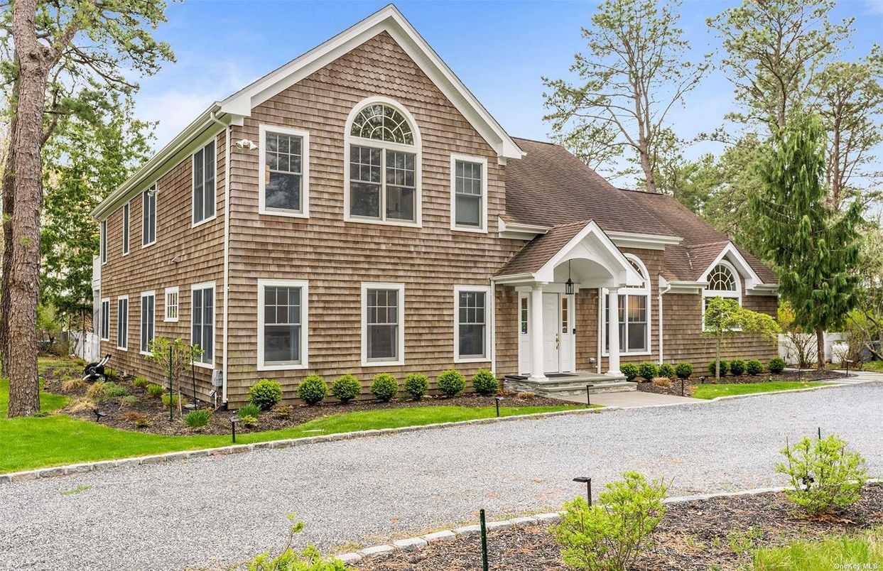 Exterior, Facade, Brick Traditional