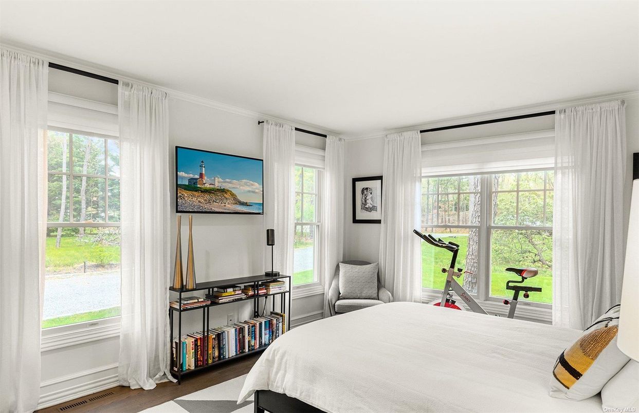 Bedroom, Fitness Equipment, Interior, Wood Texture Flooring