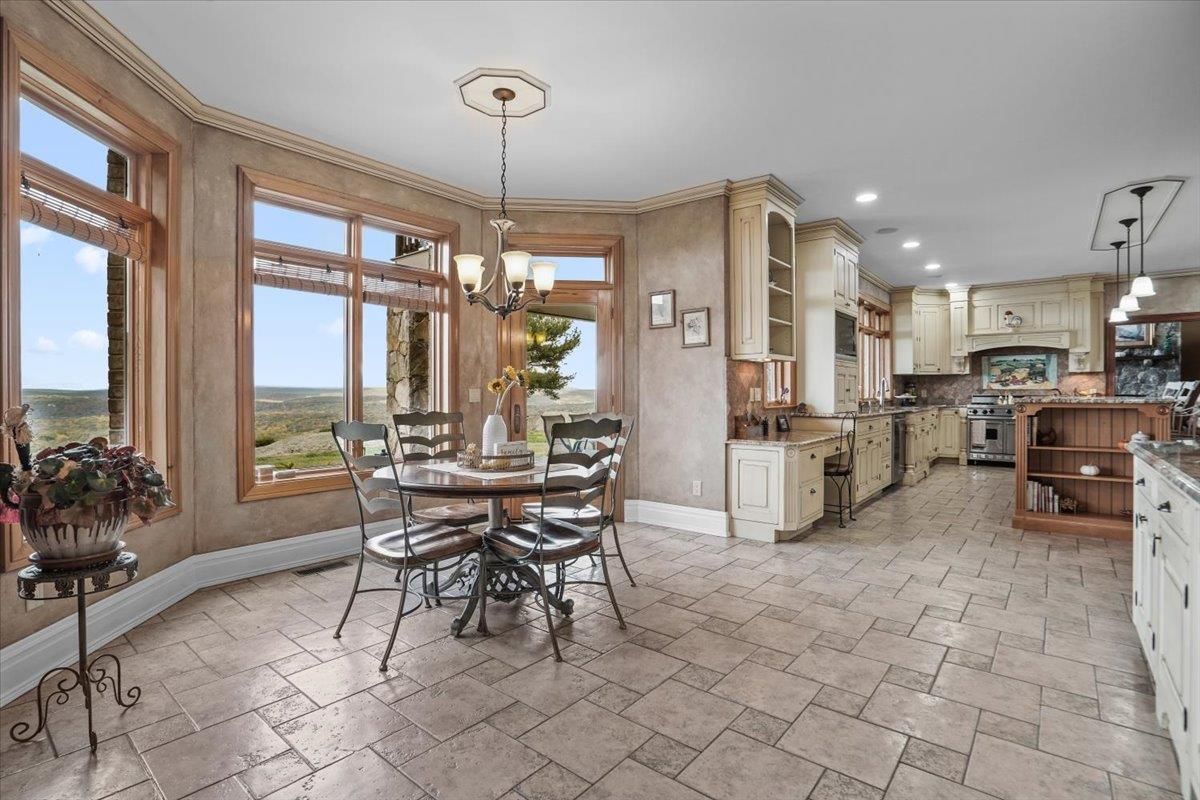 Dining room, Interior, Kitchen, Pendant Lights, Recessed Lighting, Stainless Steel Appliances
