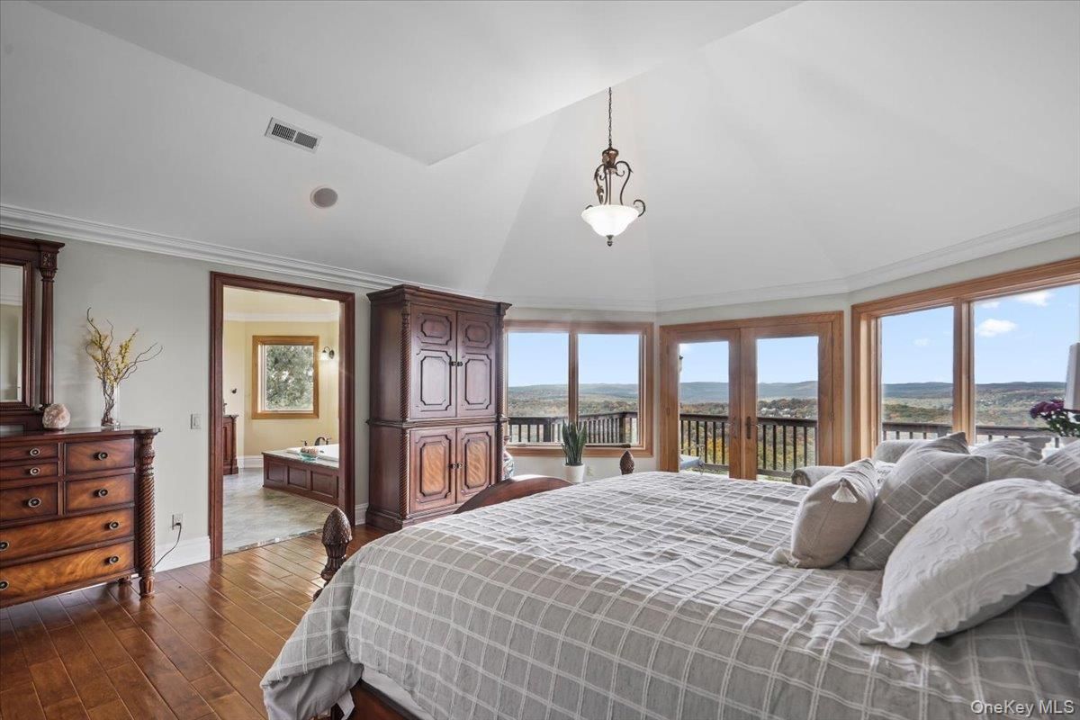Bedroom, Interior, Pendant Lights, Water, Wood Texture Flooring