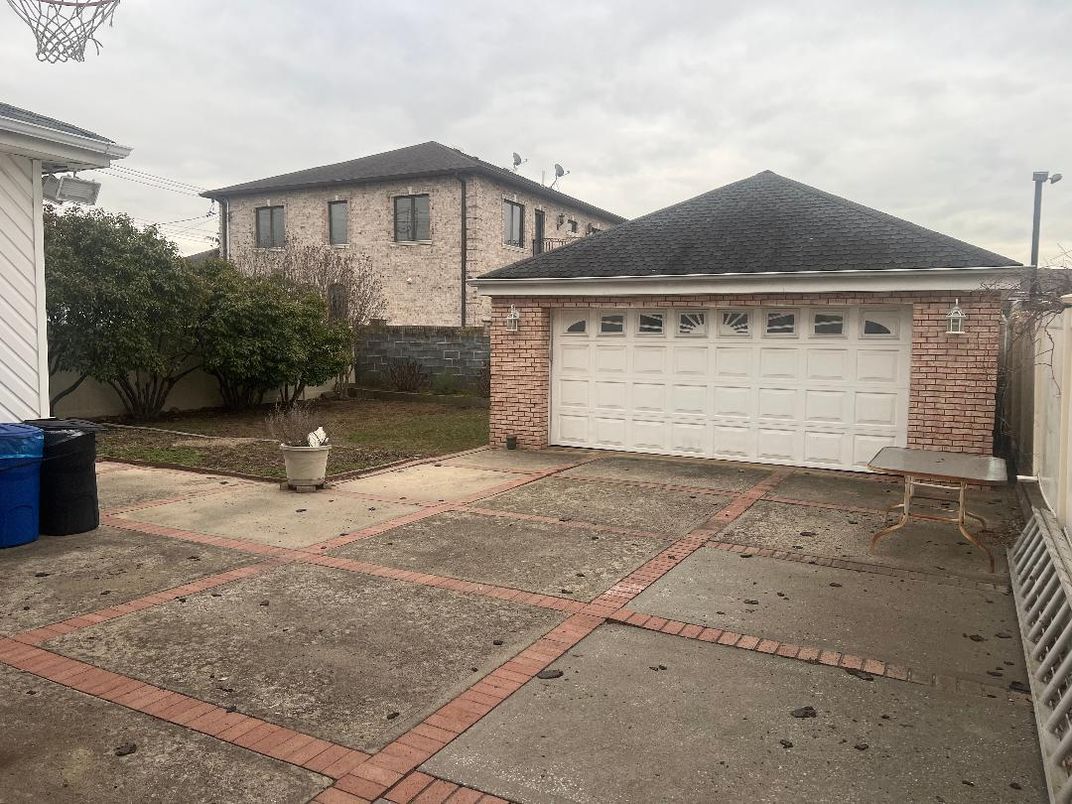 Detached Garage, Exterior