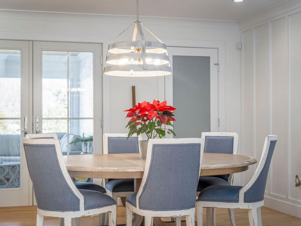 Dining room, Interior, Pendant Lights, Recessed Lighting, Wood Texture Flooring