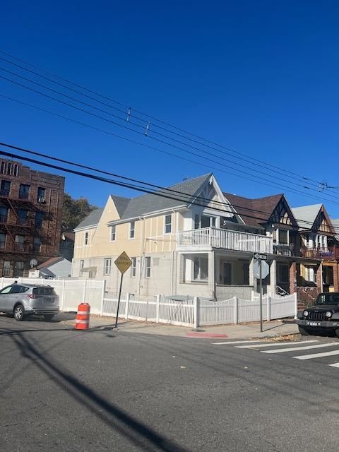 Exterior, Facade, Queen Anne Victorian