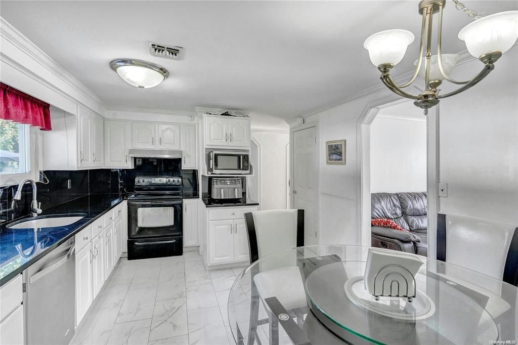 Dining room, Interior, Kitchen, Marble, Stainless Steel Appliances