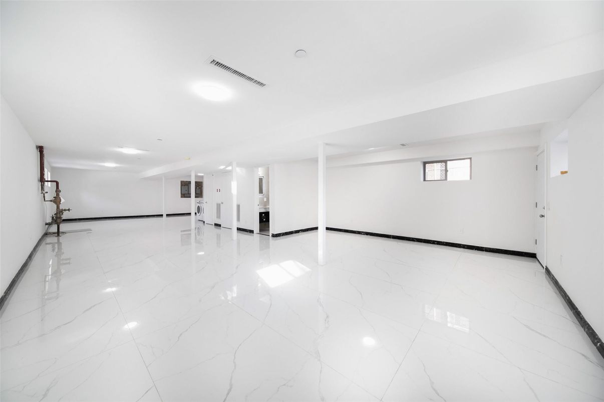 Empty room, Interior, Marble, Recessed Lighting