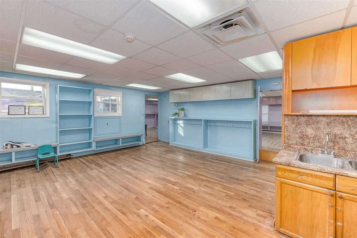 Interior, Kitchen, Recessed Lighting, Wood Texture Flooring