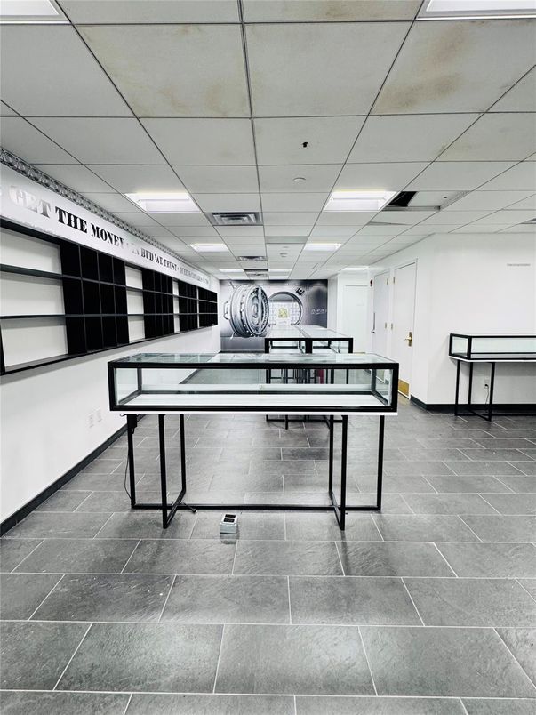 Game Room, Interior, Recessed Lighting