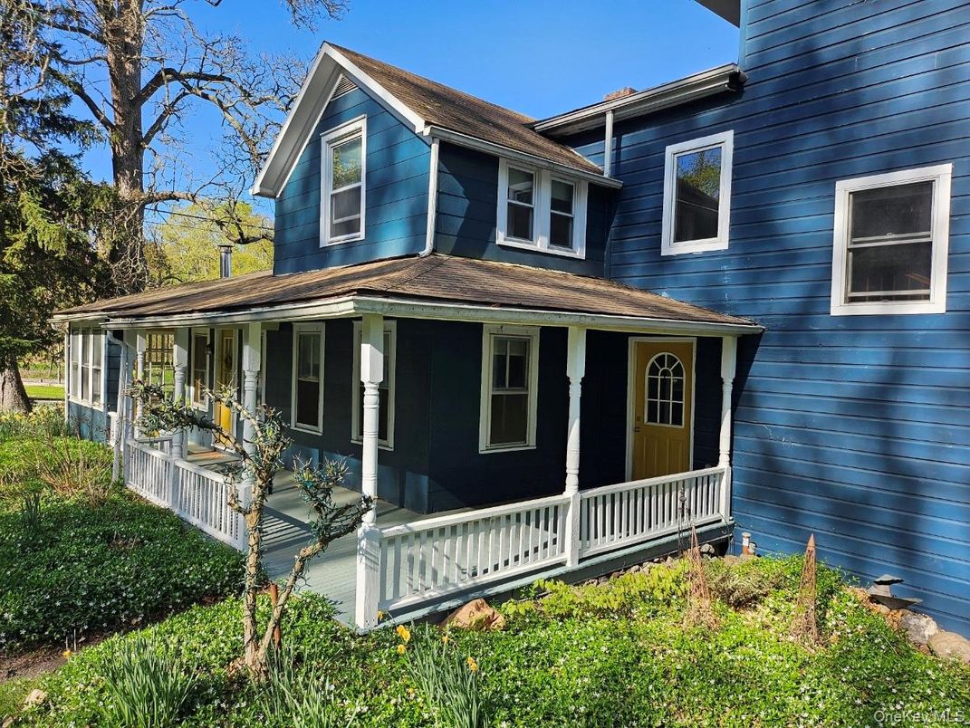 Exterior, Facade, Queen Anne Victorian