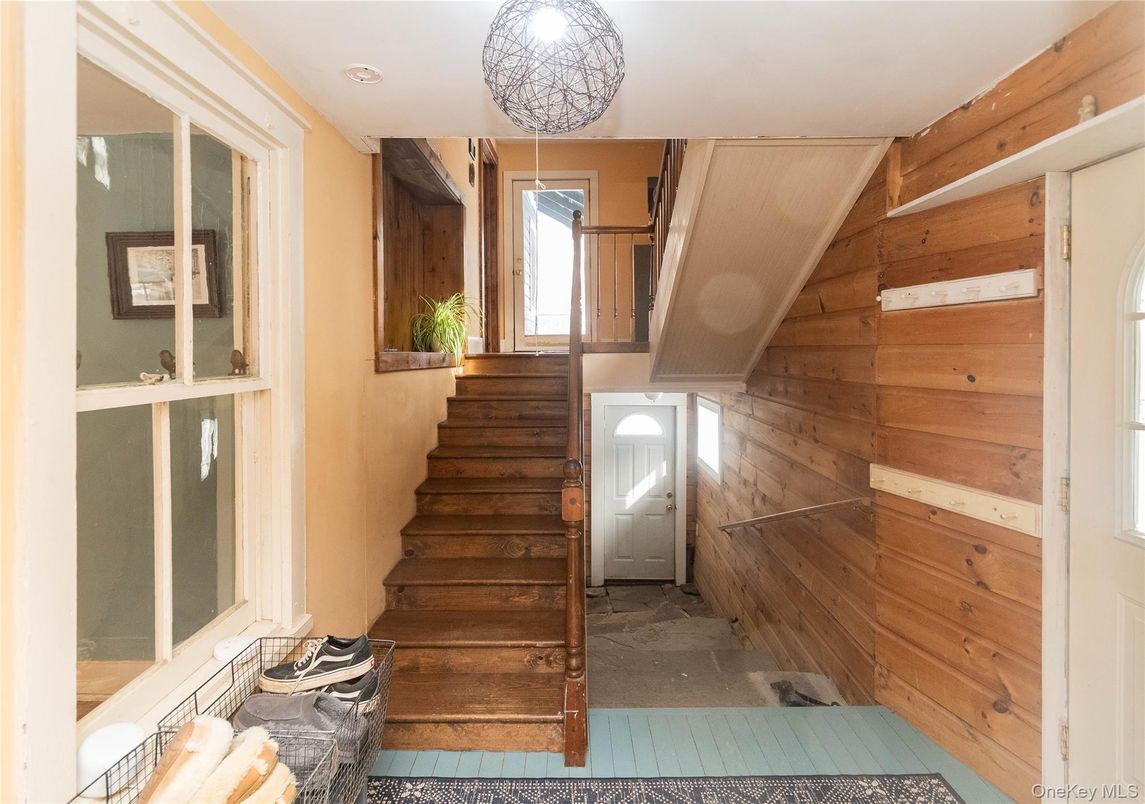 Interior, Pendant Lights, Wooden Walls
