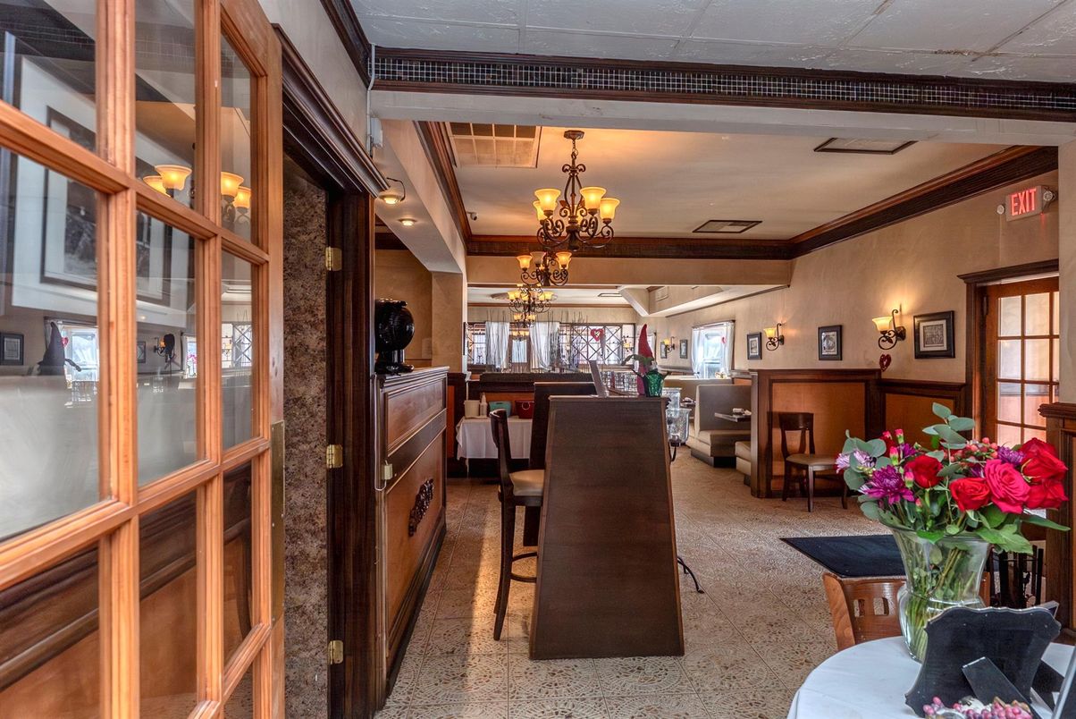 Chandelier, Dining room, Interior