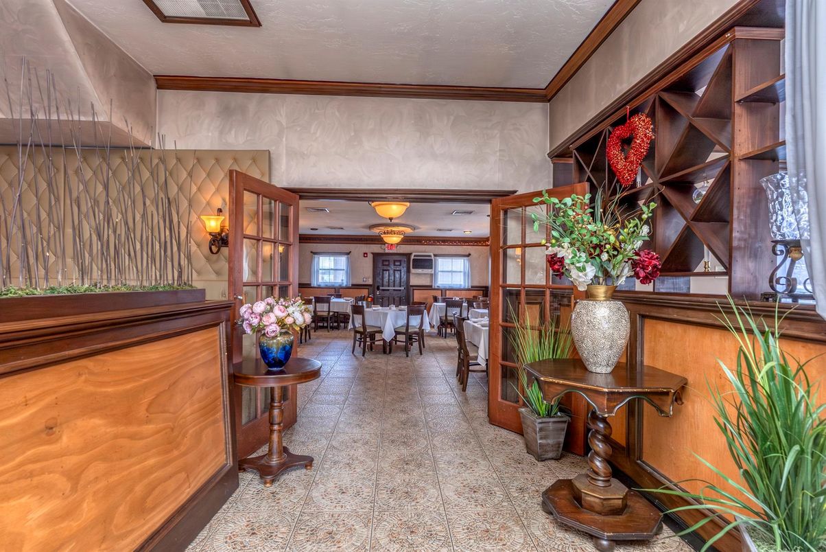 Dining room, Interior