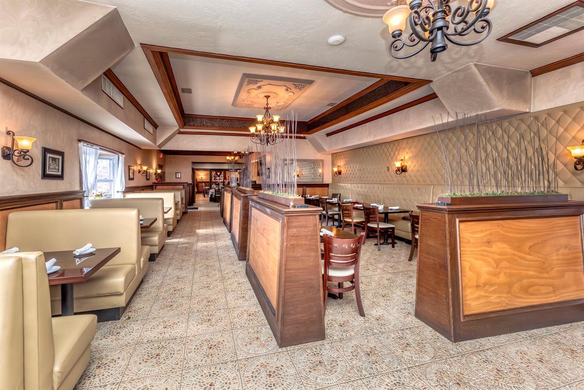 Chandelier, Dining room, Interior, Living room