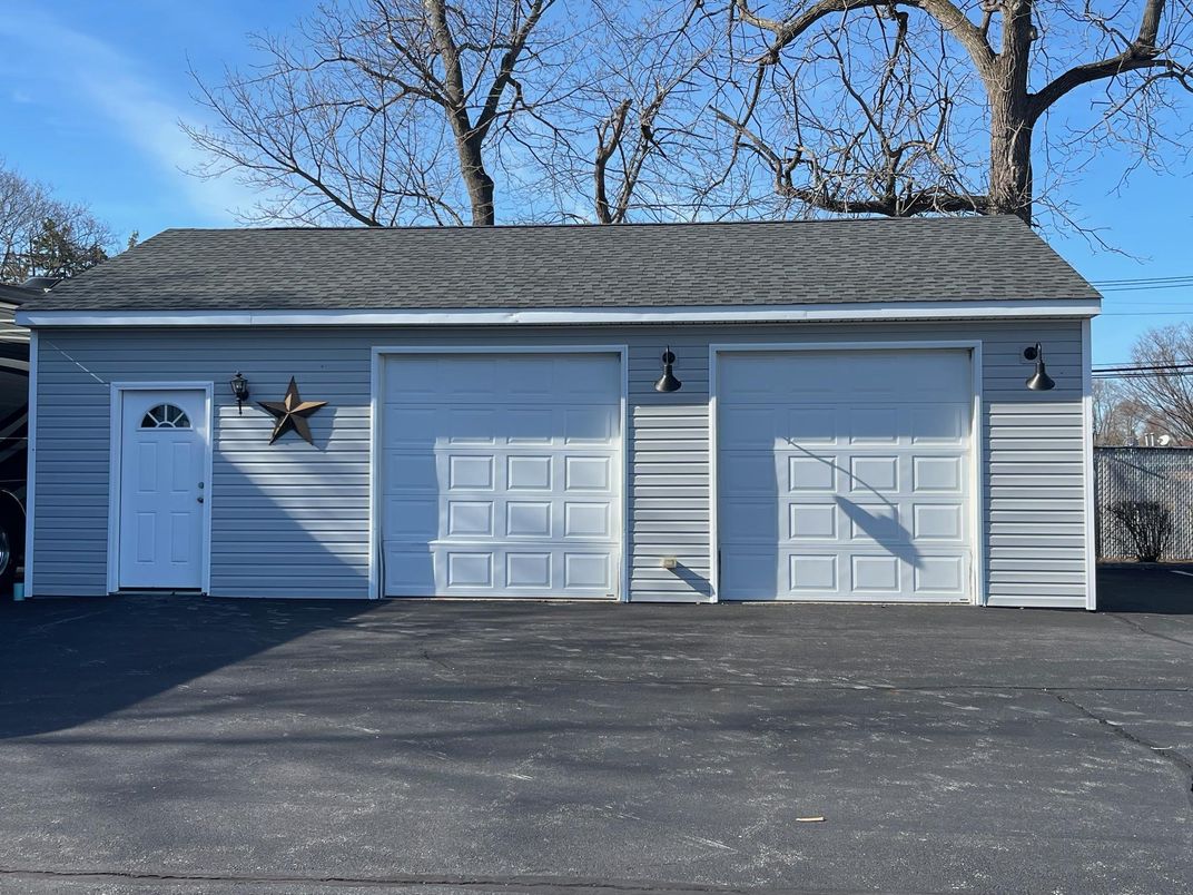Detached Garage, Exterior