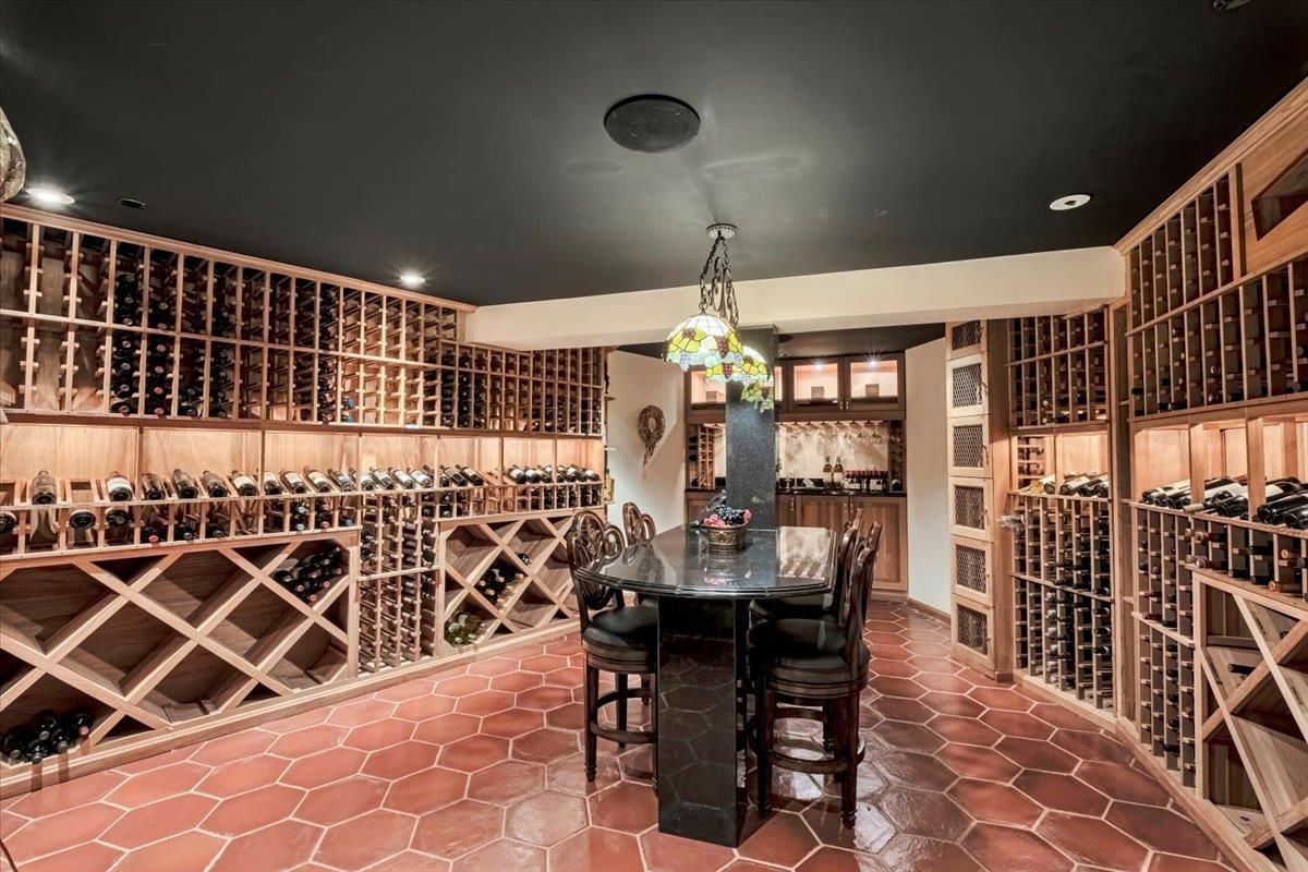 Interior, Pendant Lights, Recessed Lighting, Wine Storage