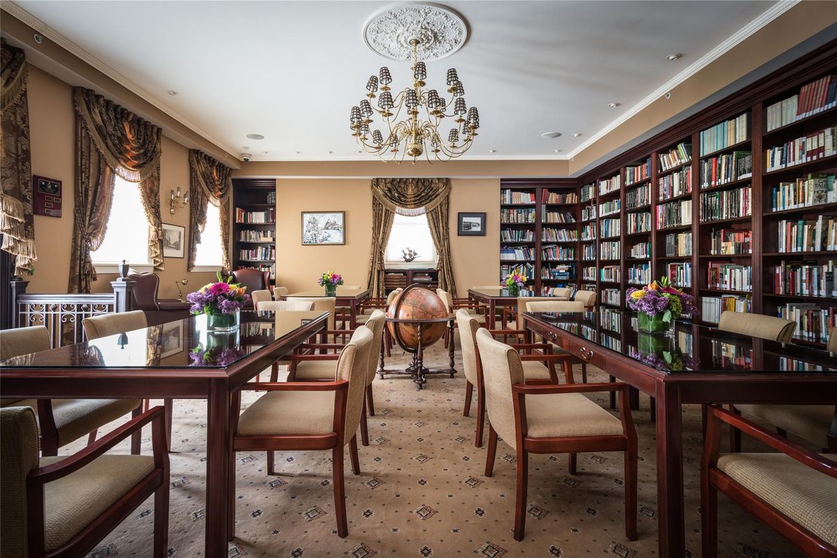 Chandelier, Dining room, Interior, Living room, Recessed Lighting