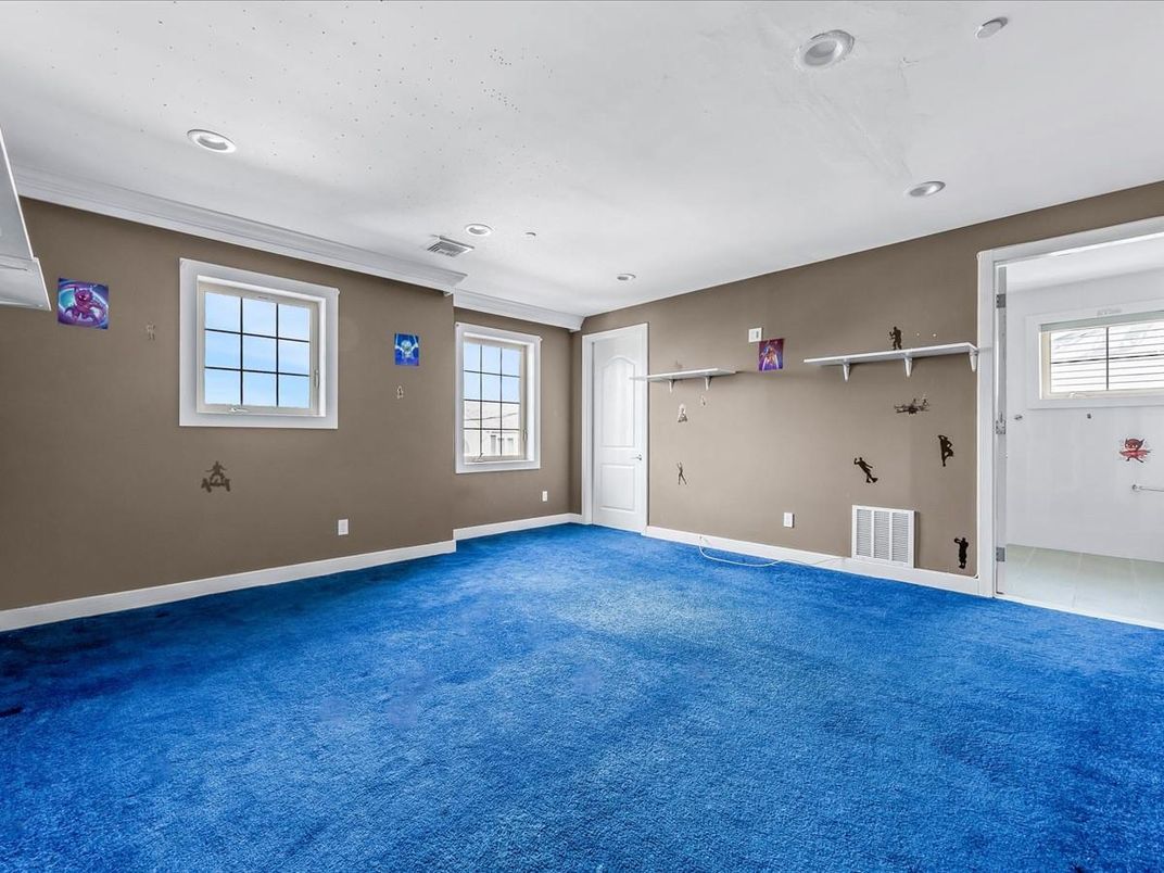 Empty room, Interior, Recessed Lighting