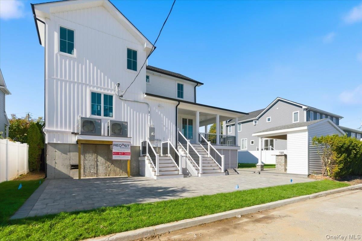 Exterior, Facade, Farmhouse