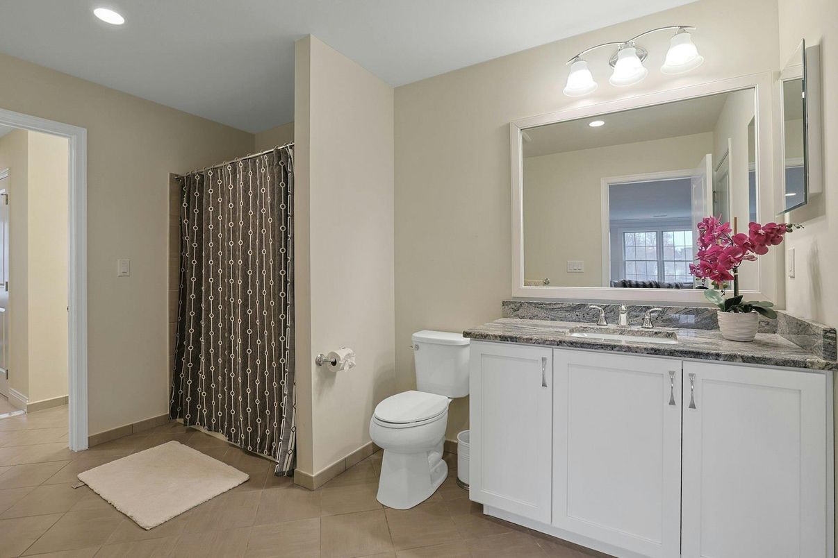 Bathroom, Interior, Recessed Lighting