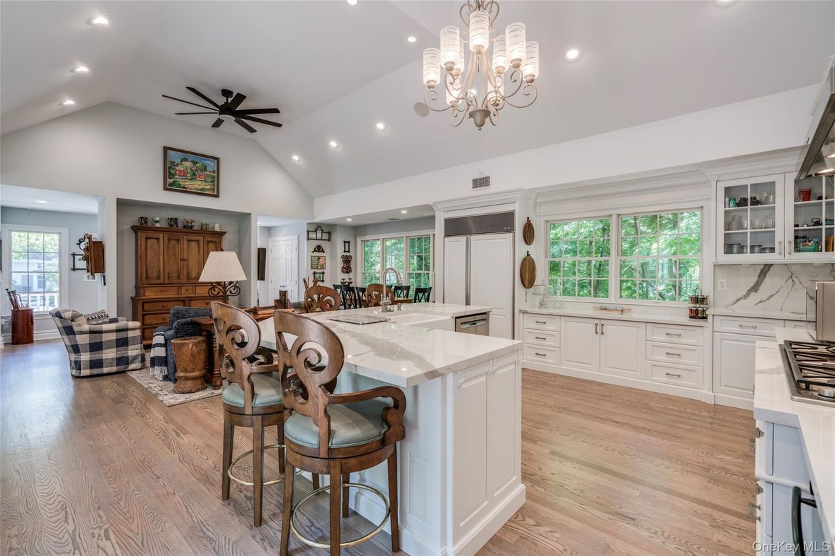 Chandelier, Dining room, Interior, Kitchen, Recessed Lighting, Wood Texture Flooring