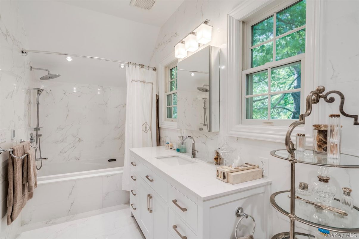 Bathroom, Interior, Marble, Marble Walls