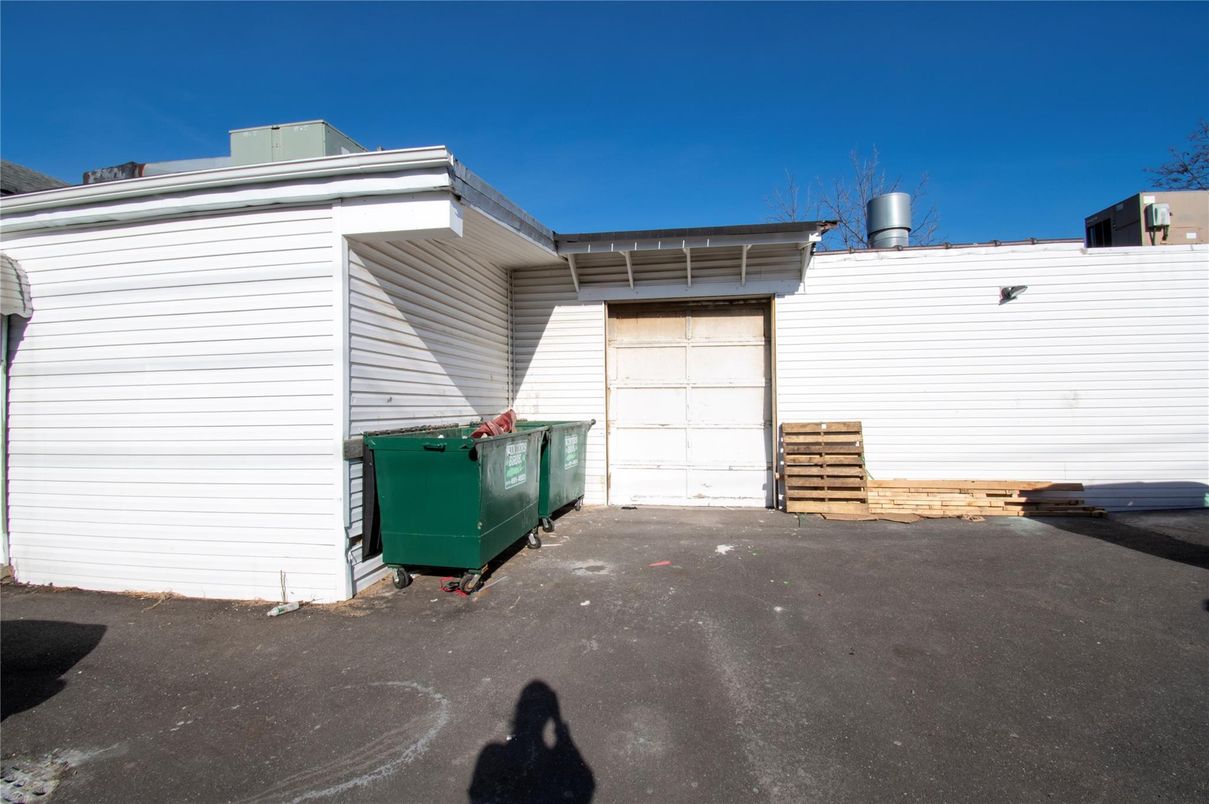 Detached Garage, Exterior