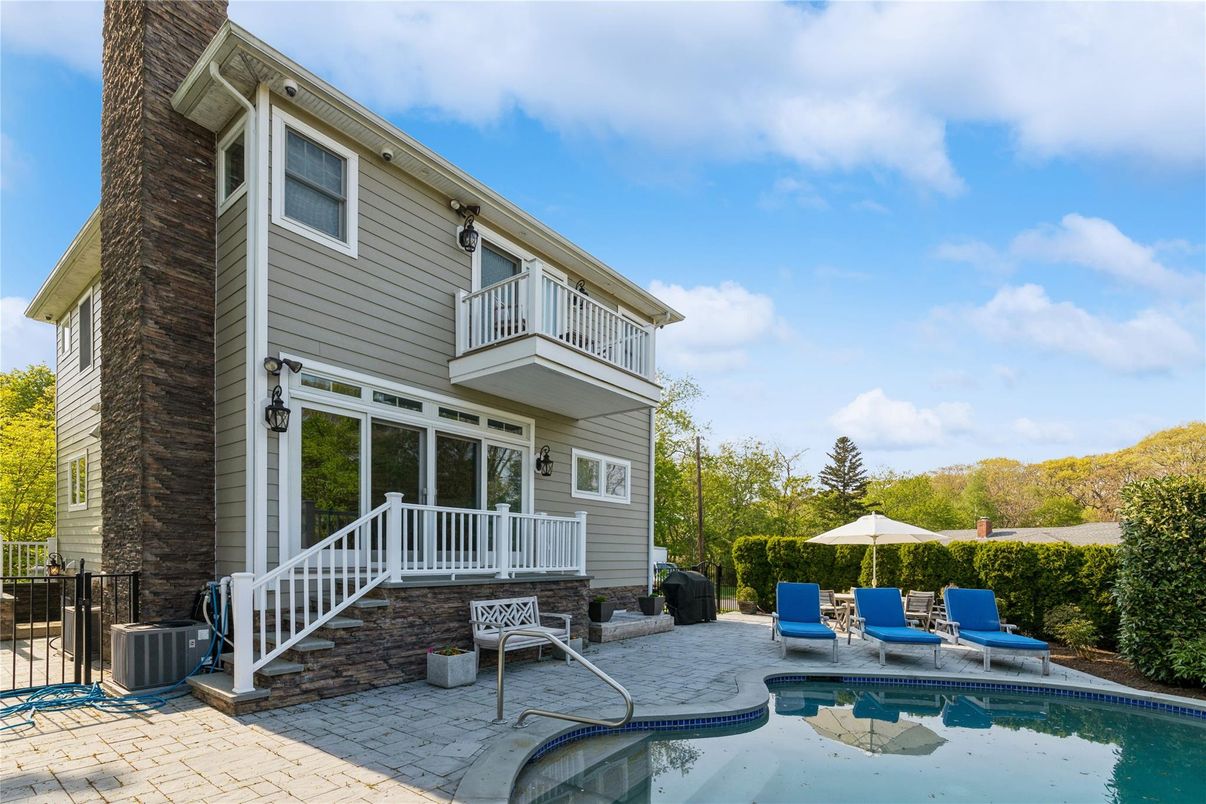 Exterior, Pool