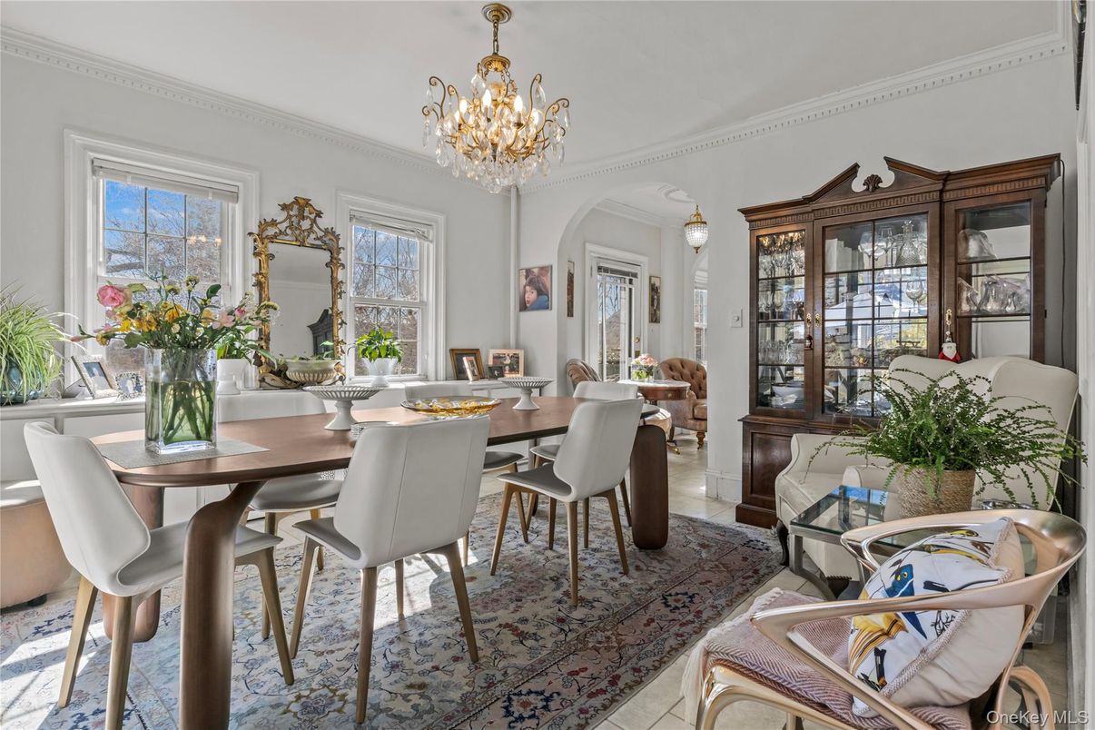 Chandelier, Dining room, Interior