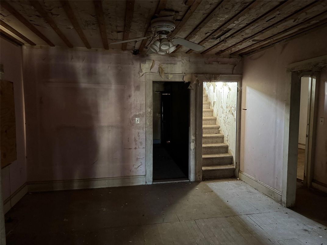 Empty room, Interior, Wooden Ceilings, Wooden Walls