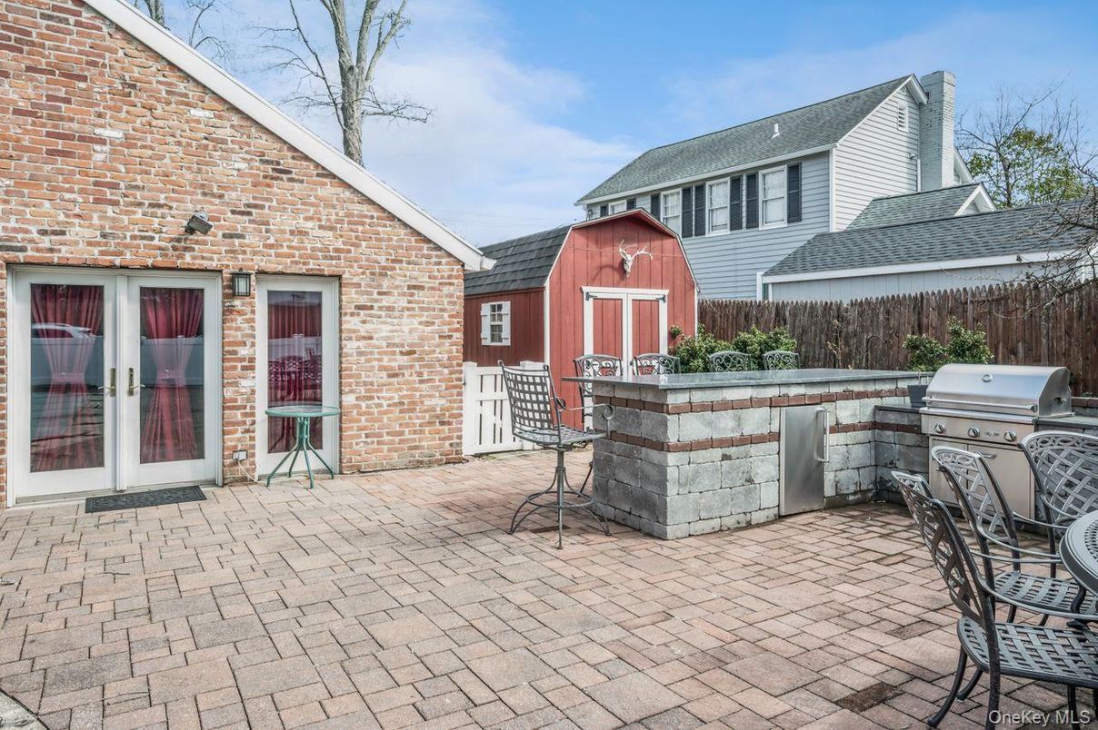Exterior, Outdoor Kitchen