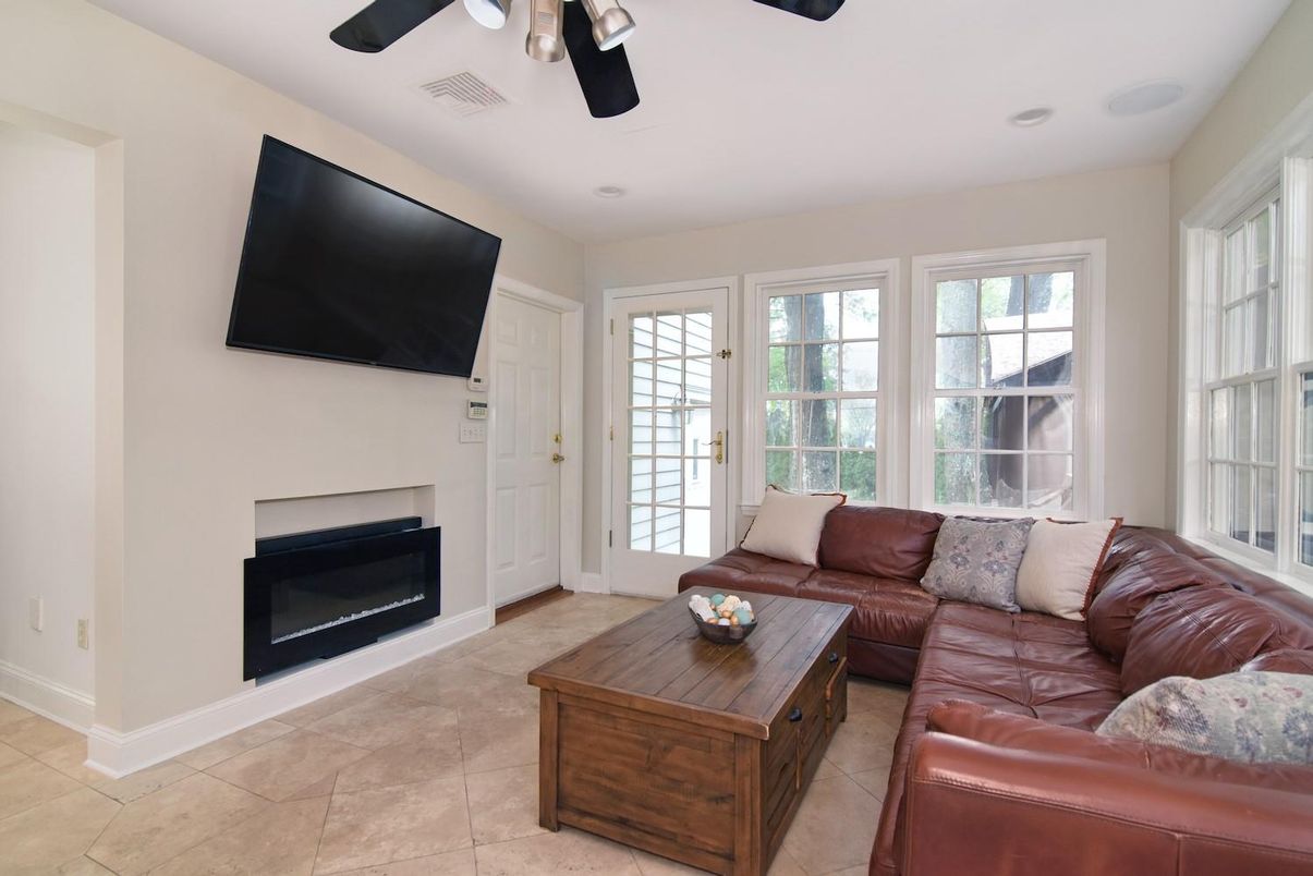 Fireplace, Interior, Living room