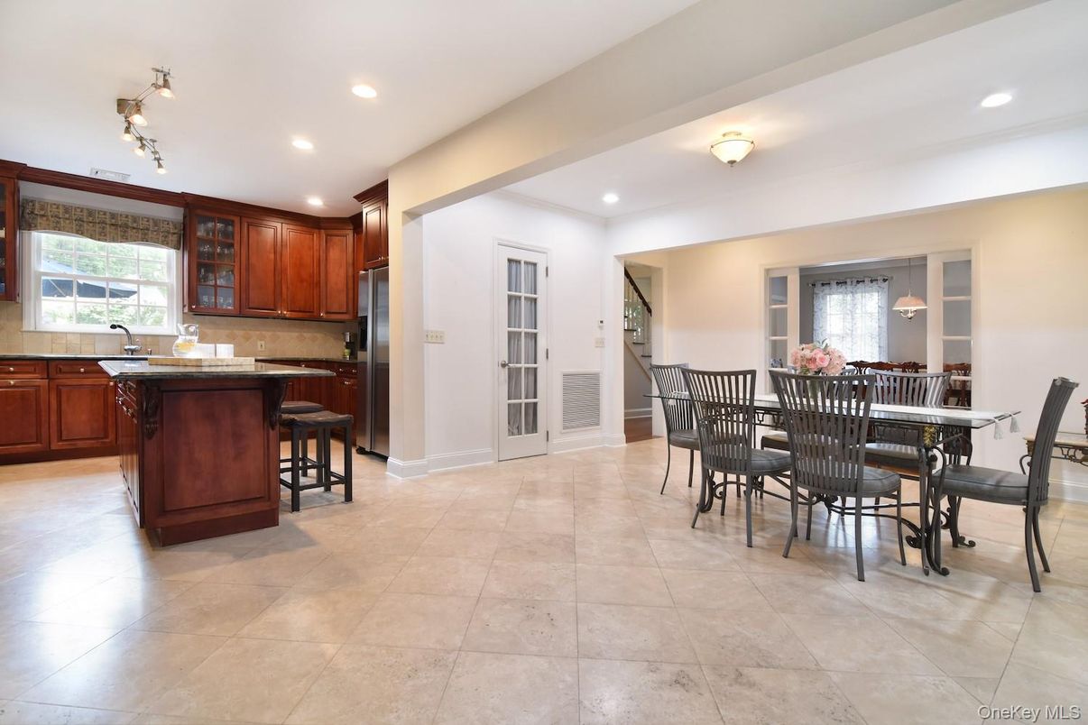Dining room, Interior, Kitchen, Recessed Lighting