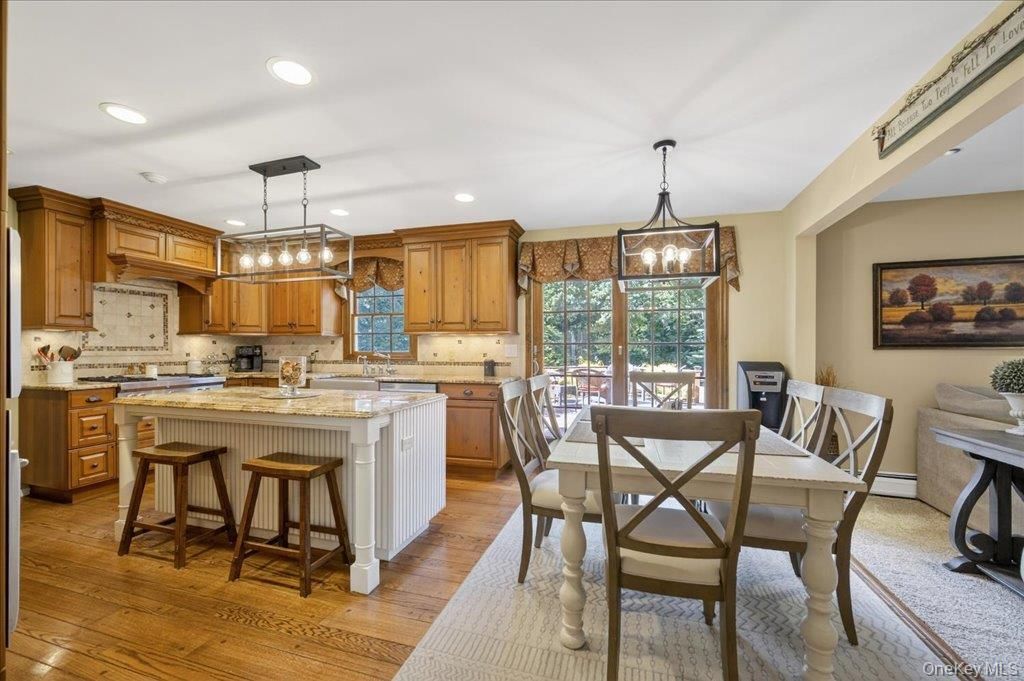 Dining room, Interior, Kitchen, Pendant Lights, Recessed Lighting, Wood Texture Flooring