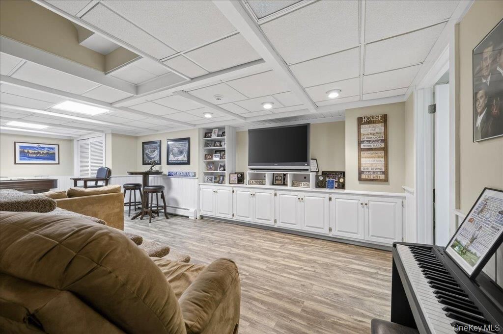 Interior, Living room, Piano, Recessed Lighting, Wood Texture Flooring