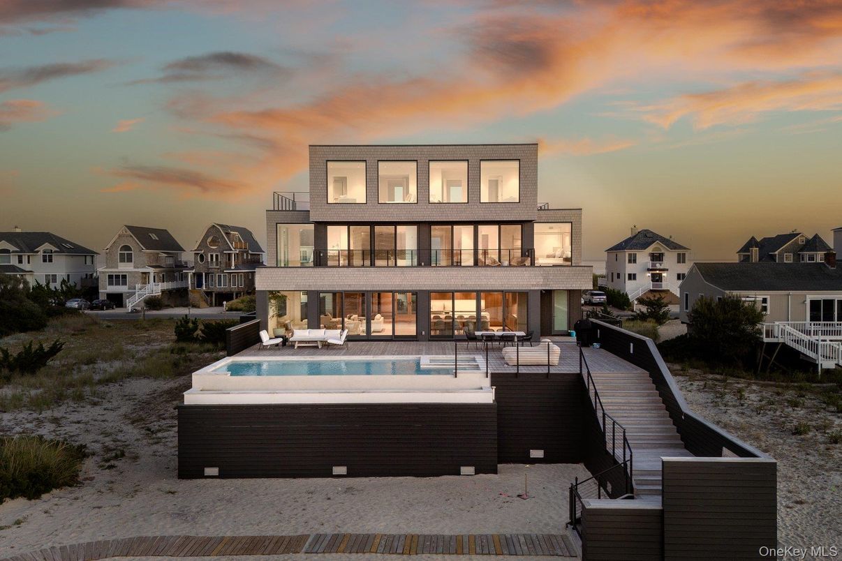 Exterior, Hot Tub, Pool