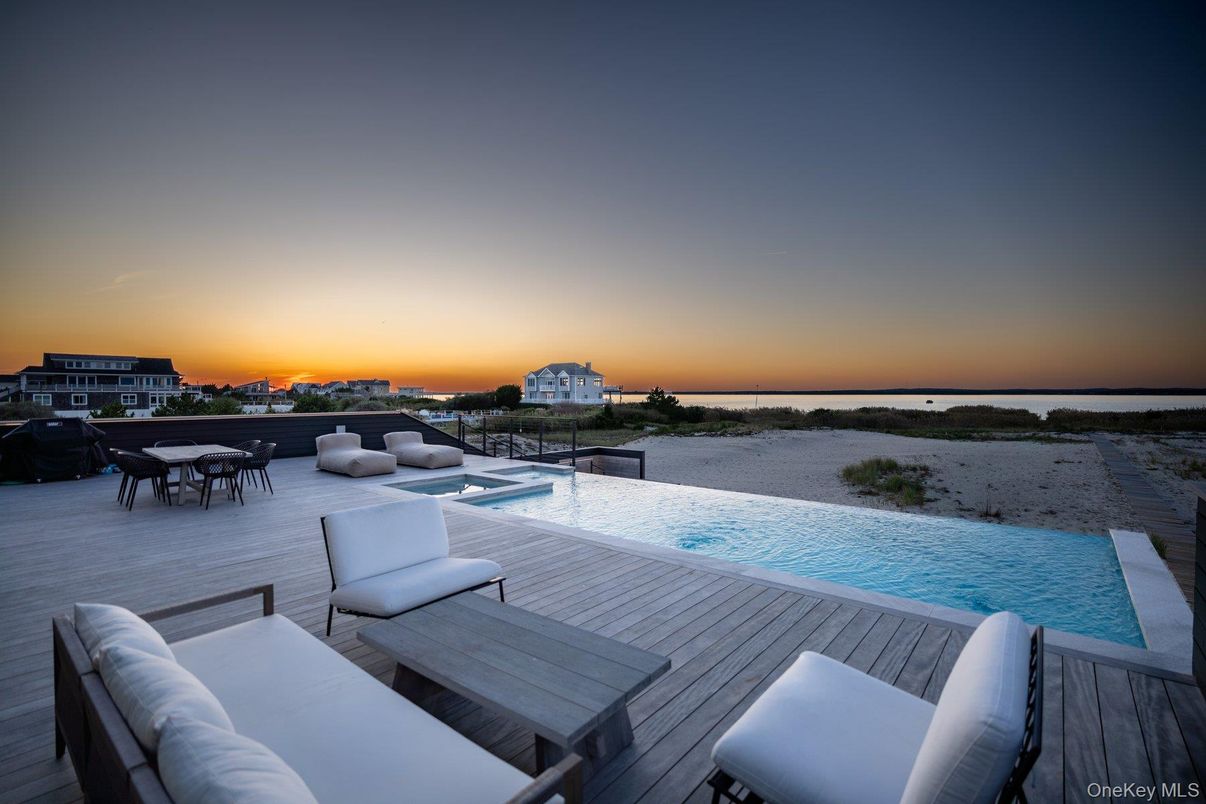 Exterior, Pool, Water