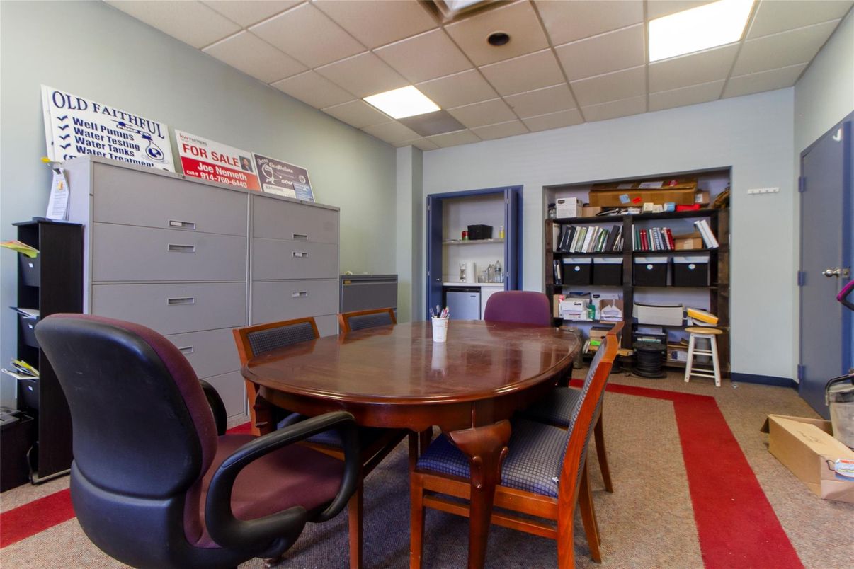 Dining room, Interior, Recessed Lighting