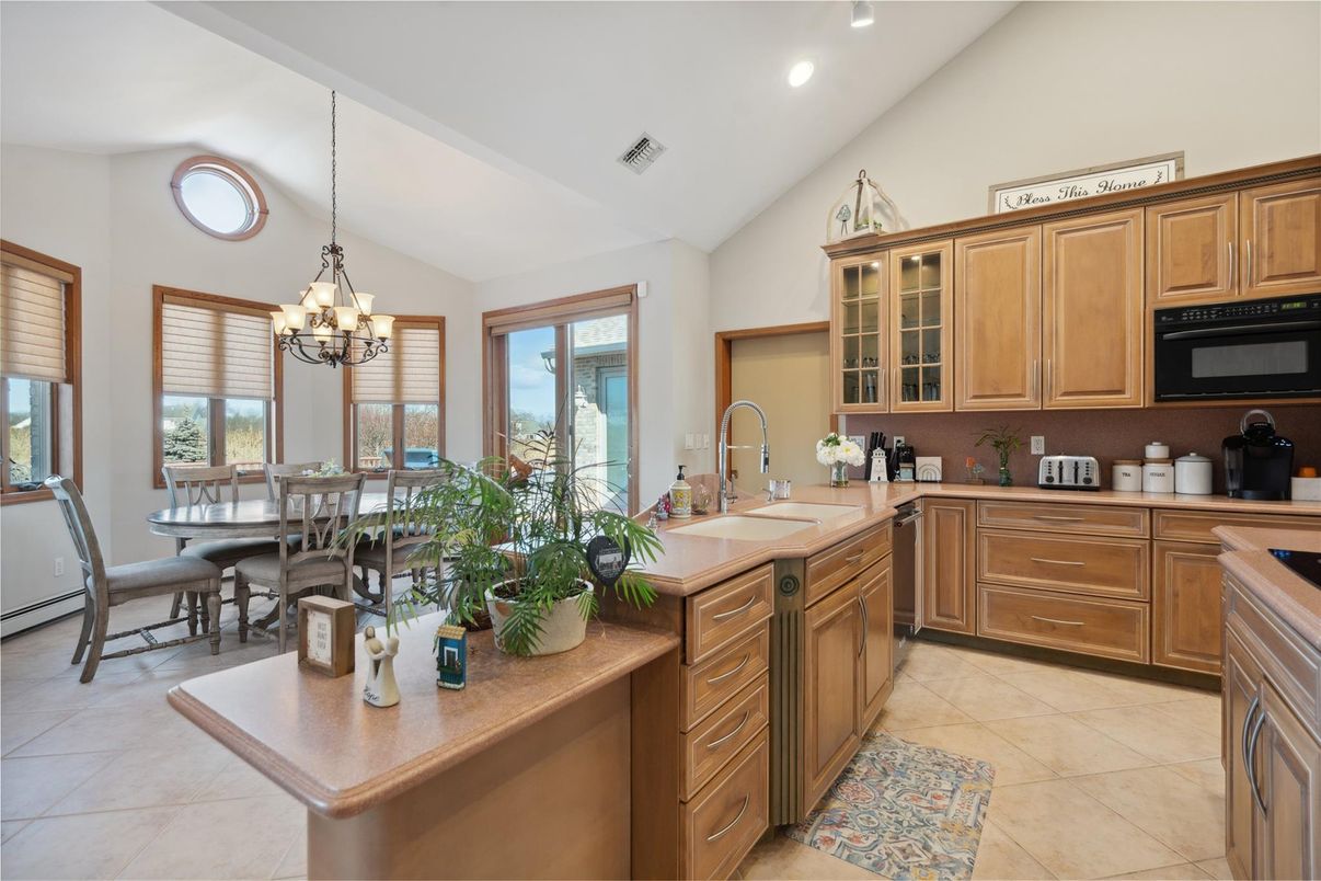 Chandelier, Dining room, Interior, Kitchen, Recessed Lighting
