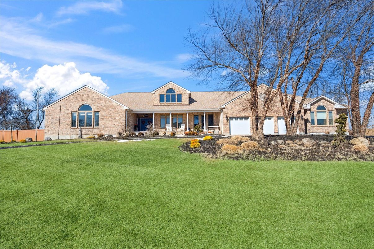 Attached, Backyard, Exterior, Facade, Brick Facade, Ranch