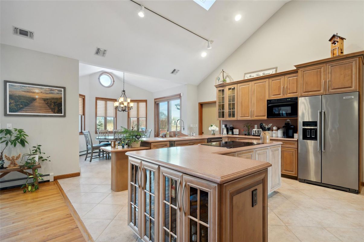 Chandelier, Dining room, Interior, Kitchen, Recessed Lighting, Wood Texture Flooring