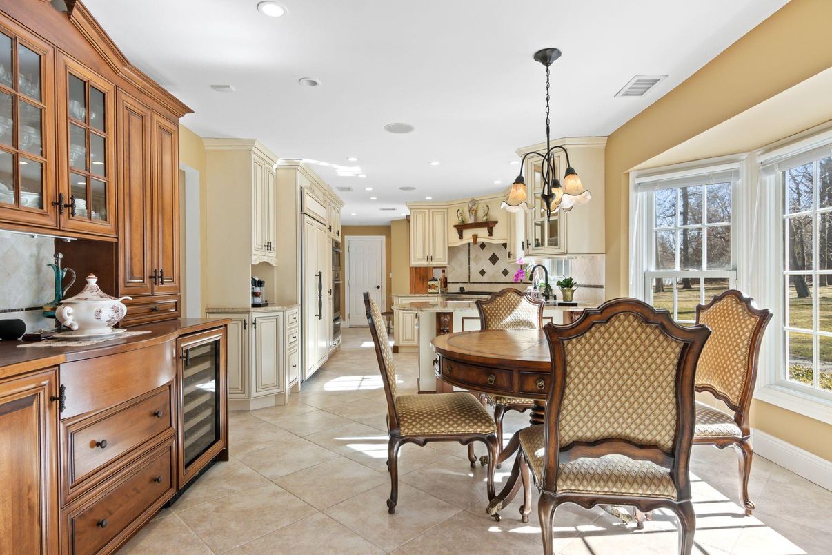 Chandelier, Dining room, Interior, Kitchen, Recessed Lighting