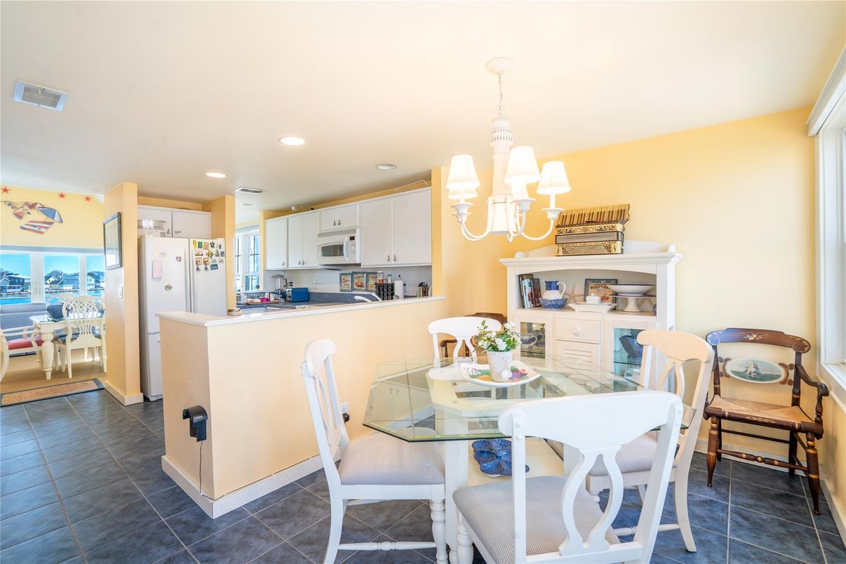 Chandelier, Dining room, Interior, Kitchen, Recessed Lighting