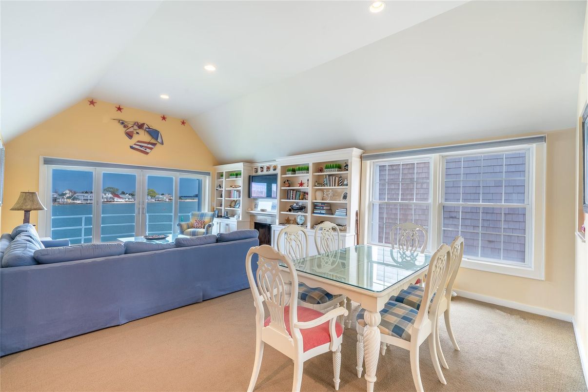 Dining room, Interior, Living room, Recessed Lighting
