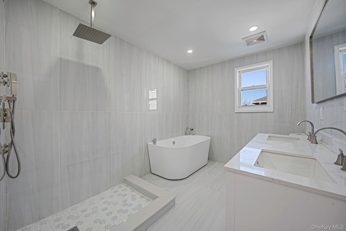 Bathroom, Dual Sink Vanities, Free Standing Baths, Interior, Recessed Lighting
