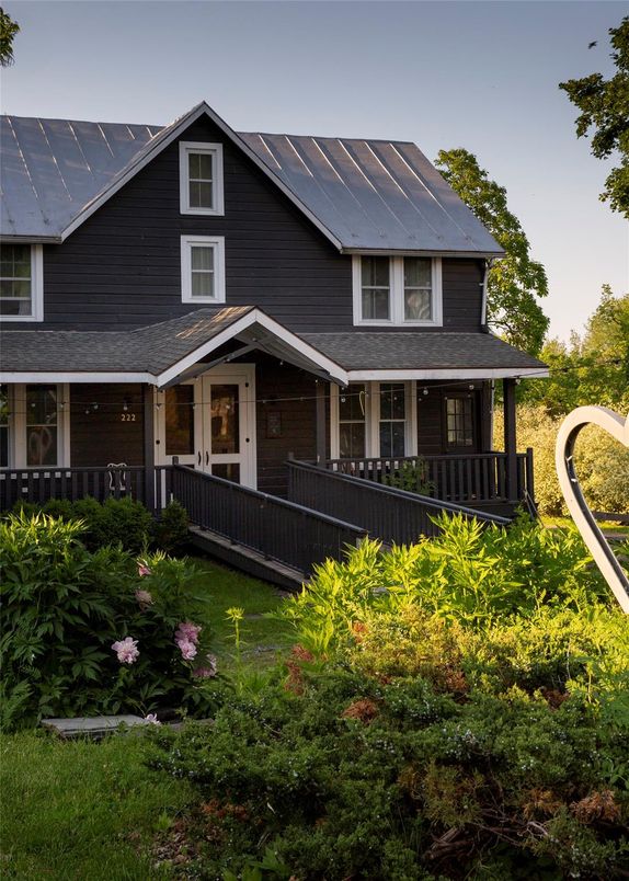 Exterior, Facade, American Craftsman